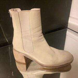 Free People Chelsea Boots in Chalk